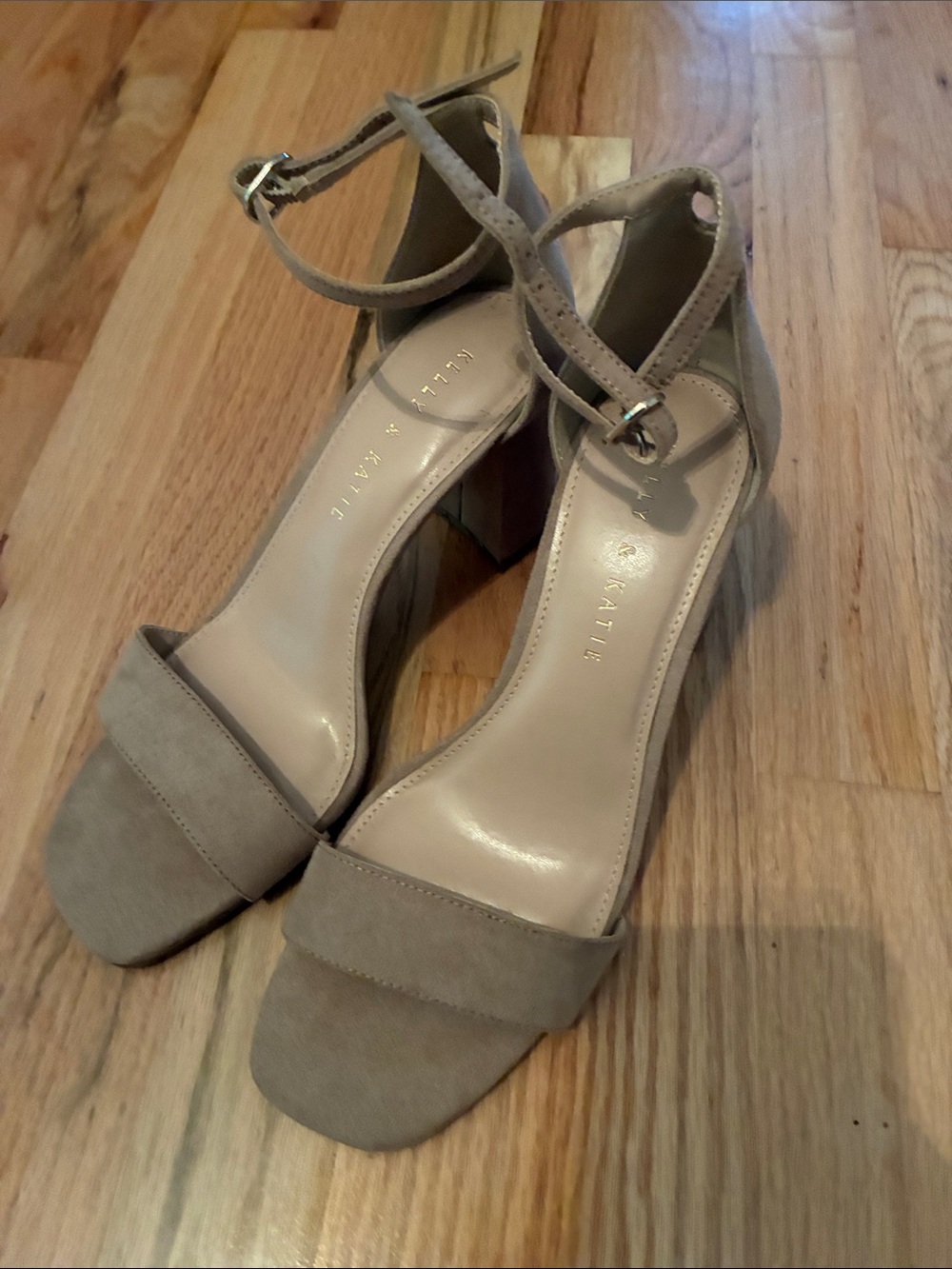 Taupe Kelly & Katie Sandal